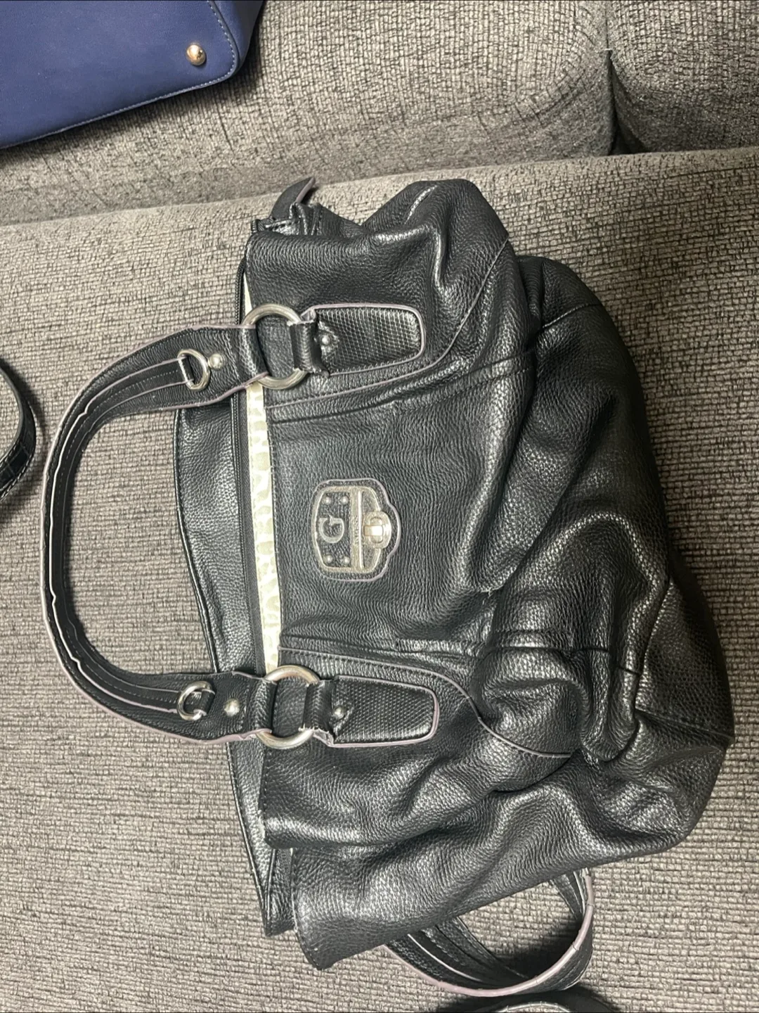 Guess purse’s for sale image indicator(3)