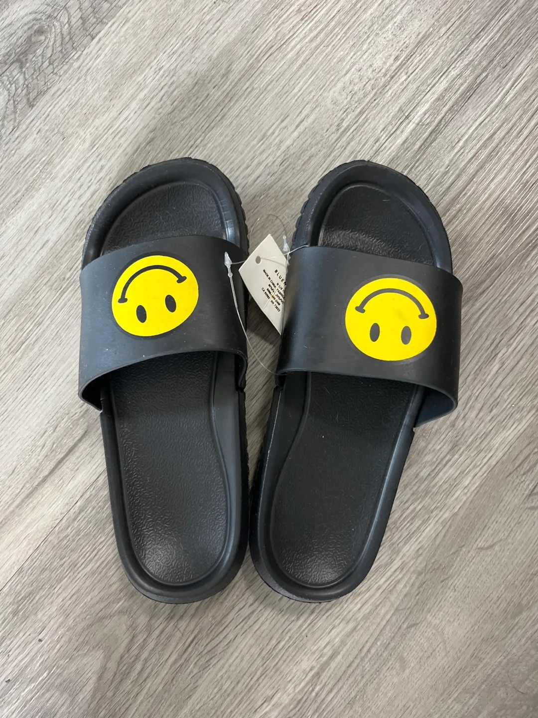 Bluenotes Black Smiley Face Slides 🧡 thumbnail