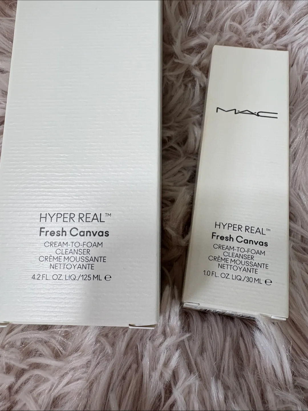 New MAC Hyper Real Fresh Canvas Cleanser Set image indicator(2)