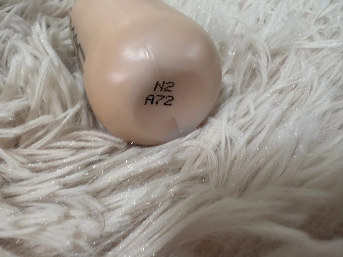 MAC Studio Radiance Face and Body Foundation - N2 image indicator(2)