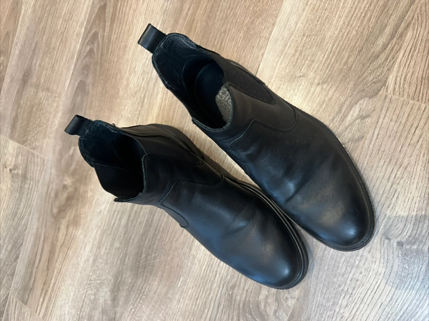 Igi&Co Black Leather Chelsea Boots thumbnail