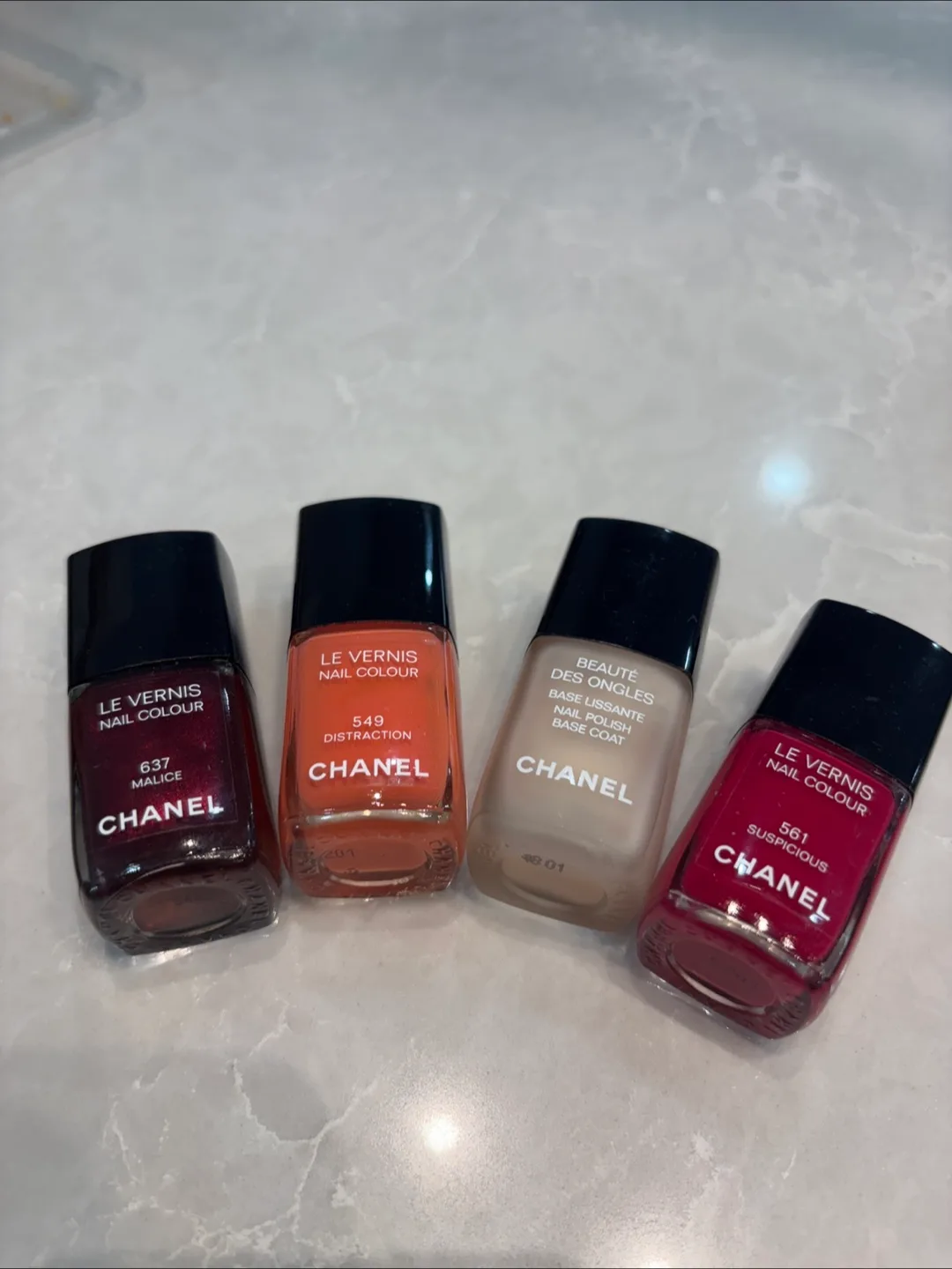 Chanel Le Vernis Nail Polish Set thumbnail