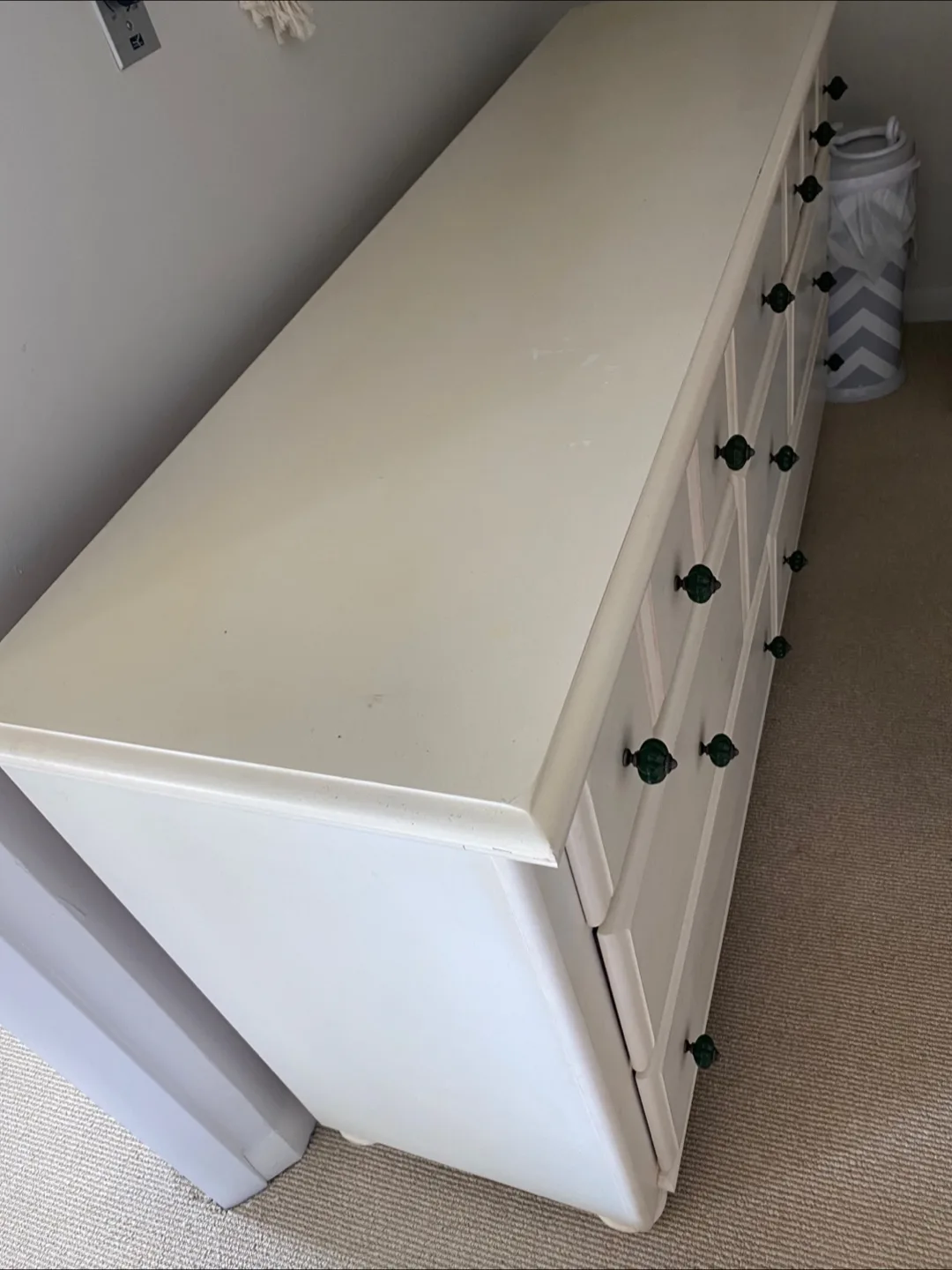 Cream-coloured Dresser with 9 Drawers image indicator(3)