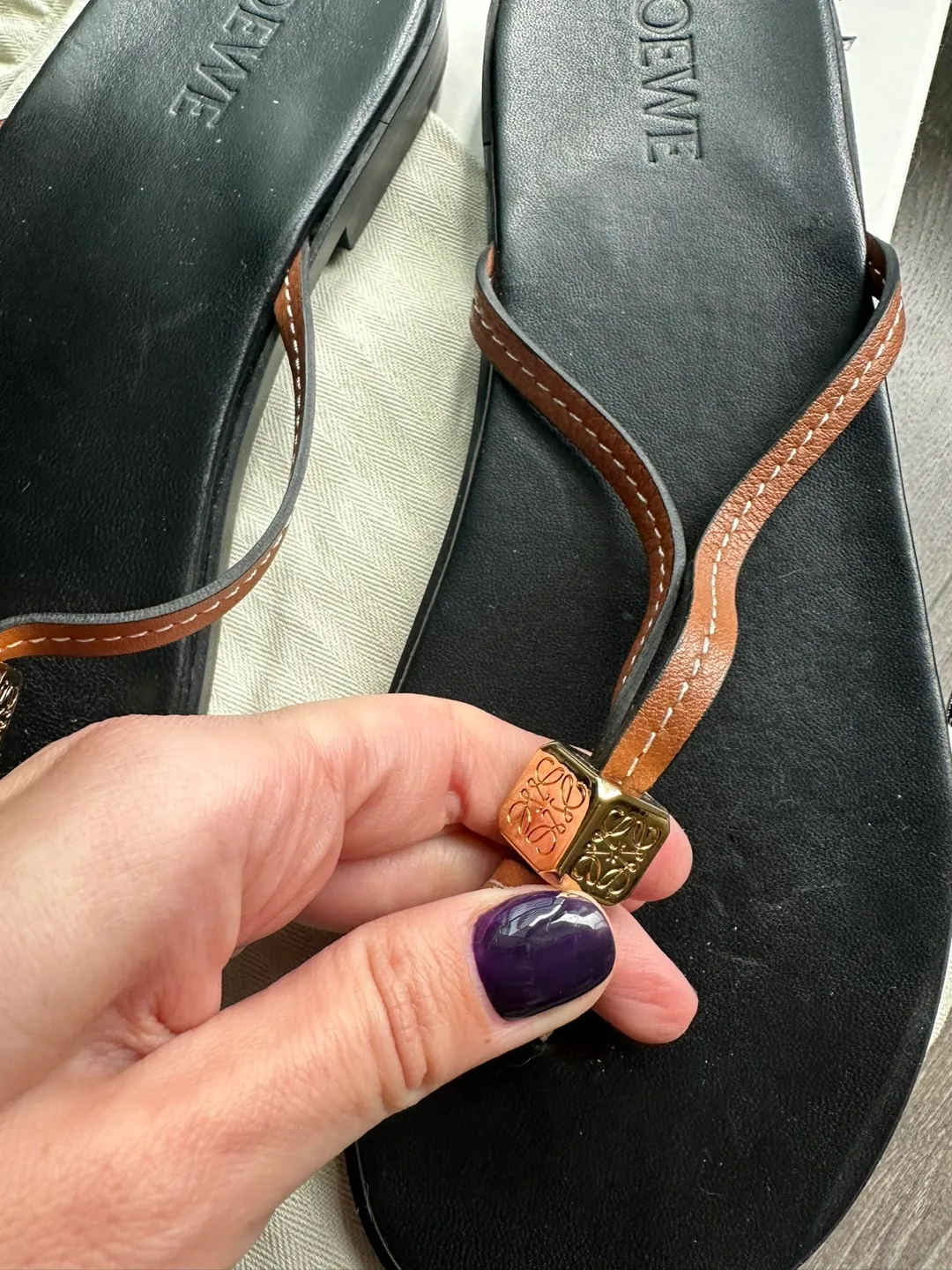 Loewe Sandals leather Italy 40 like new box and dust bag image indicator(3)