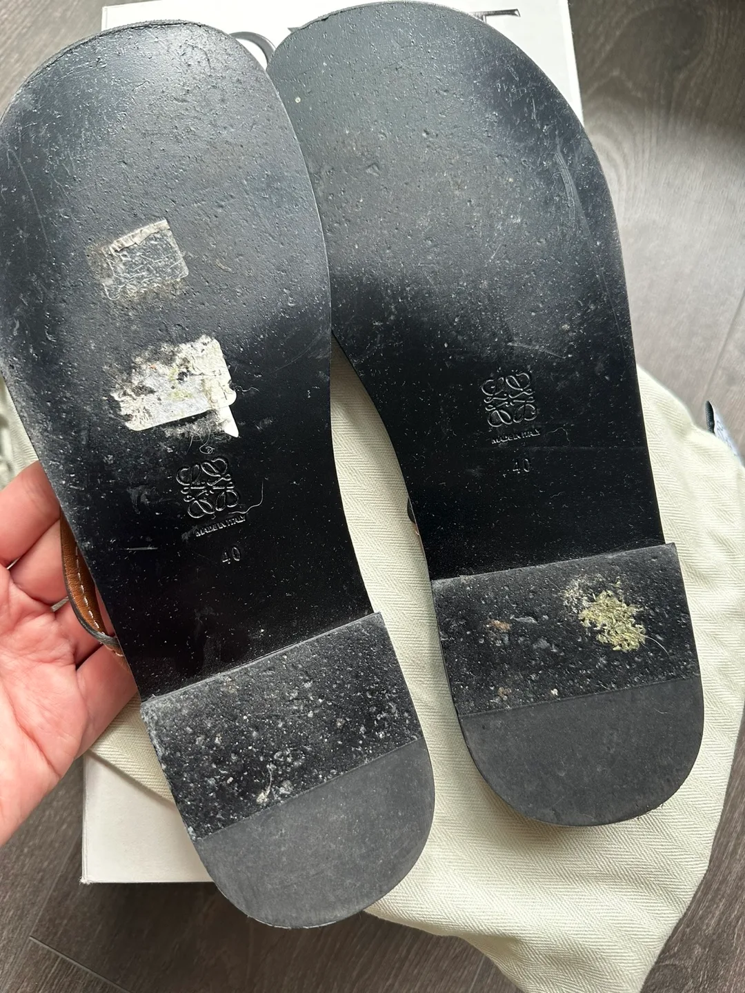 Loewe Sandals leather Italy 40 like new box and dust bag image indicator(4)