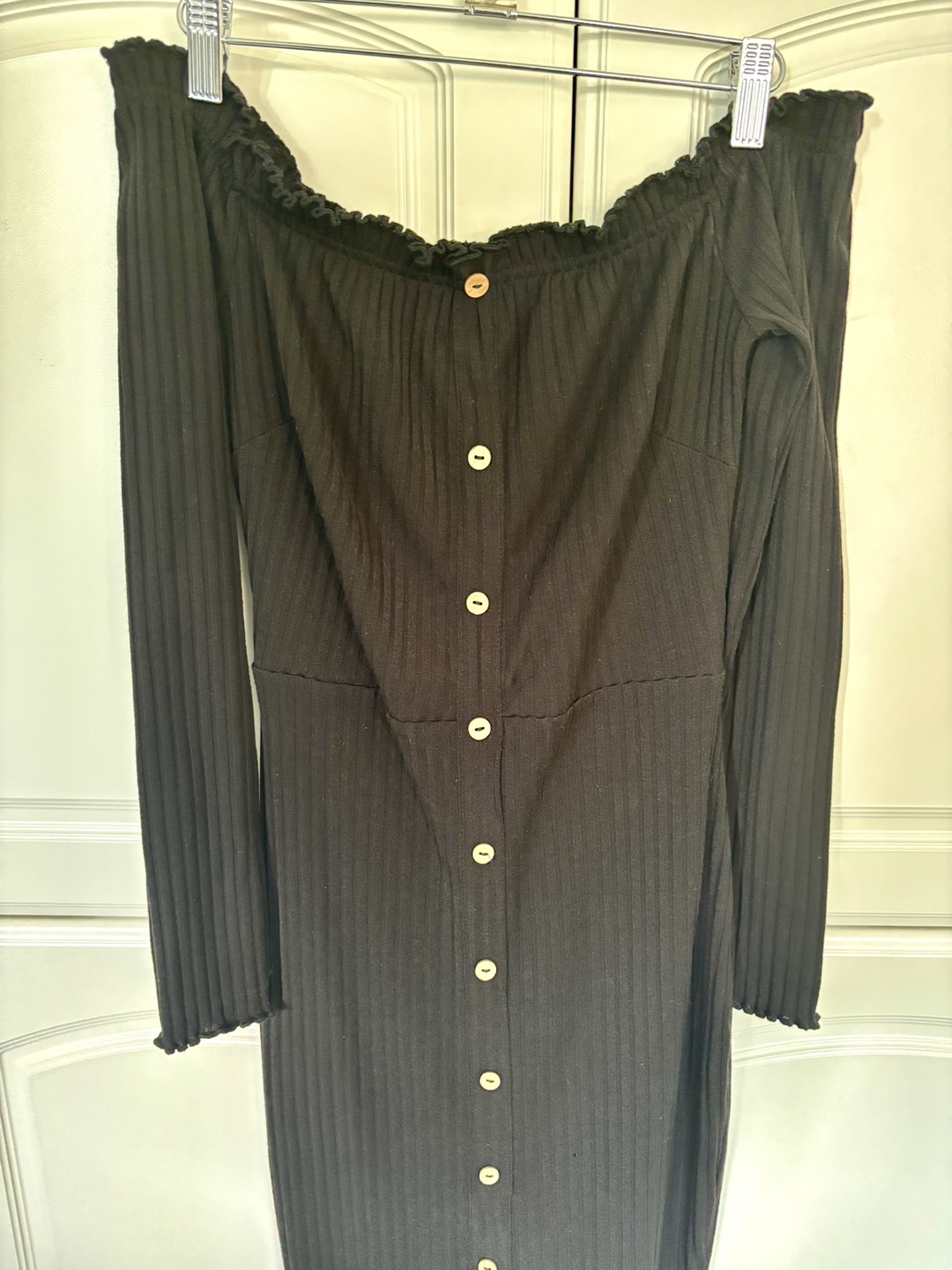 Black Off-Shoulder Maxi Dress