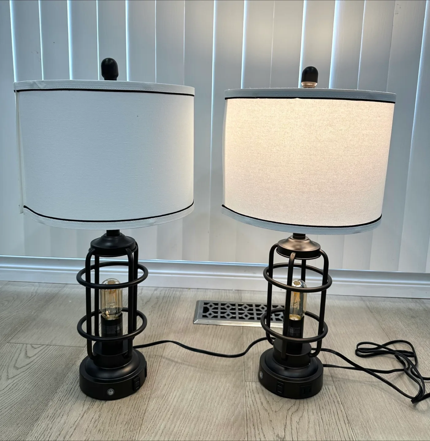 Set of 2 Industrial Cage Lamps image indicator(4)