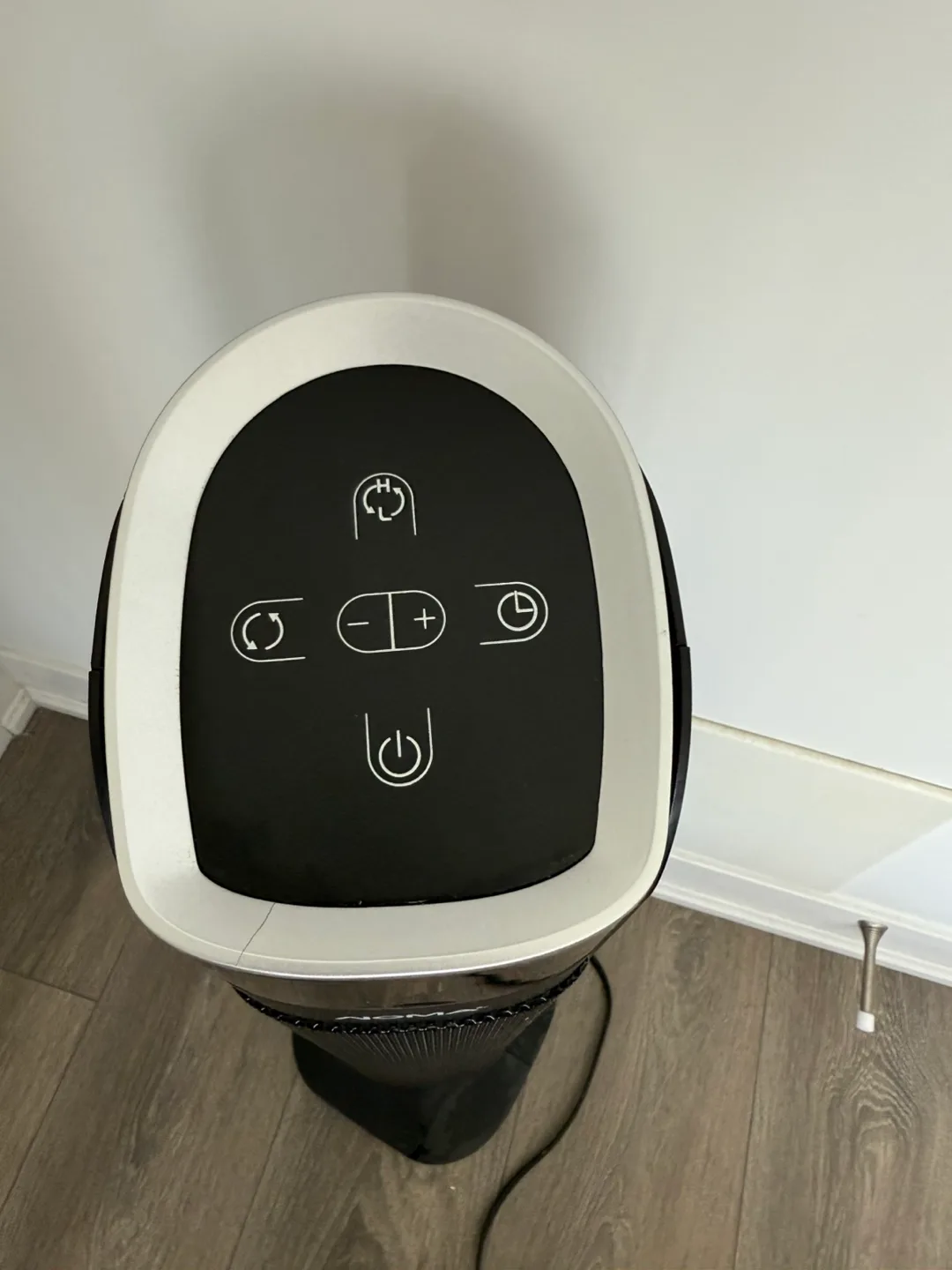 NOMA Tower Heater - Black image indicator(4)