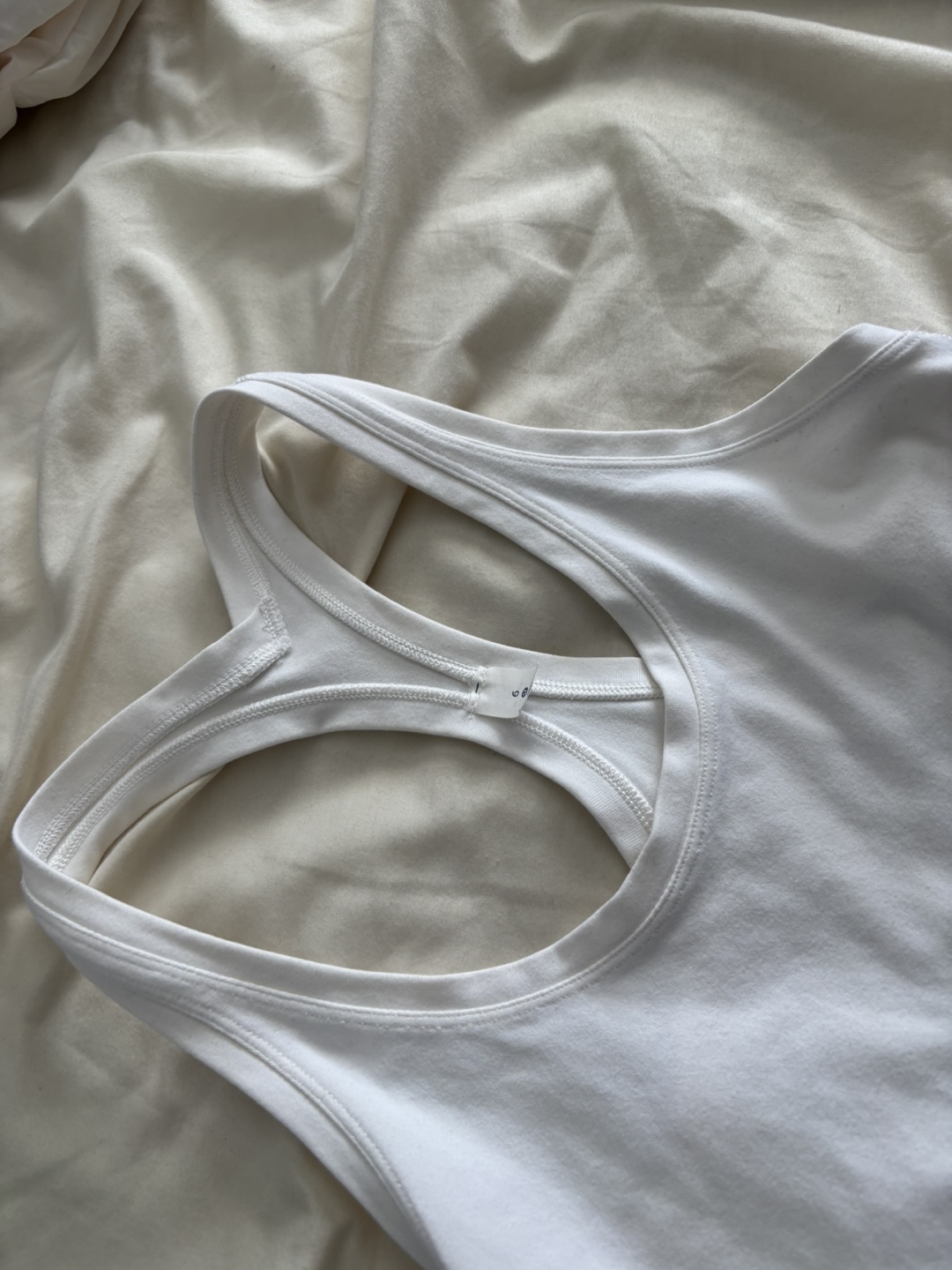 Lululemon White Tank Top - Size 6 - photo 3