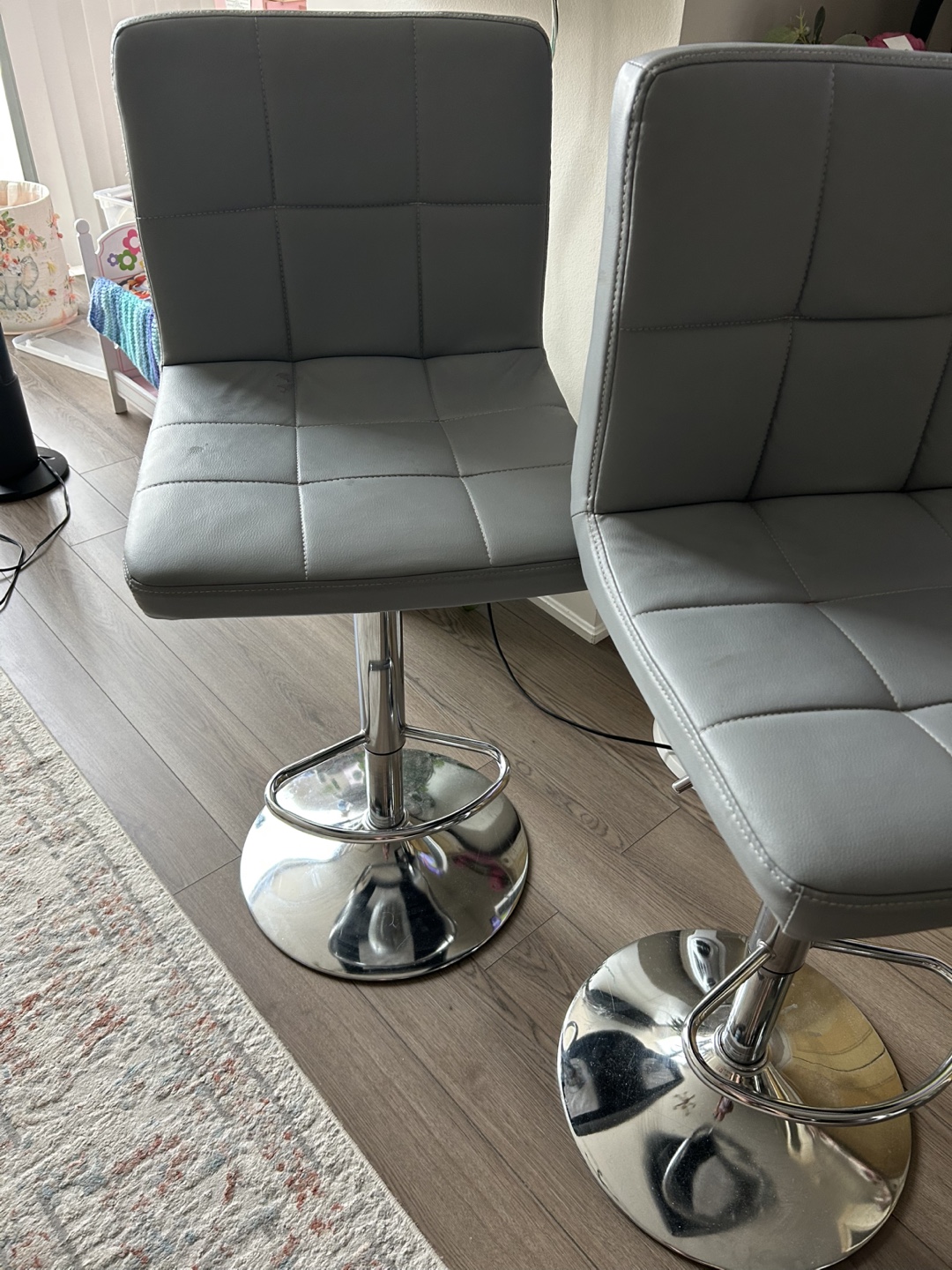 2 bar stool