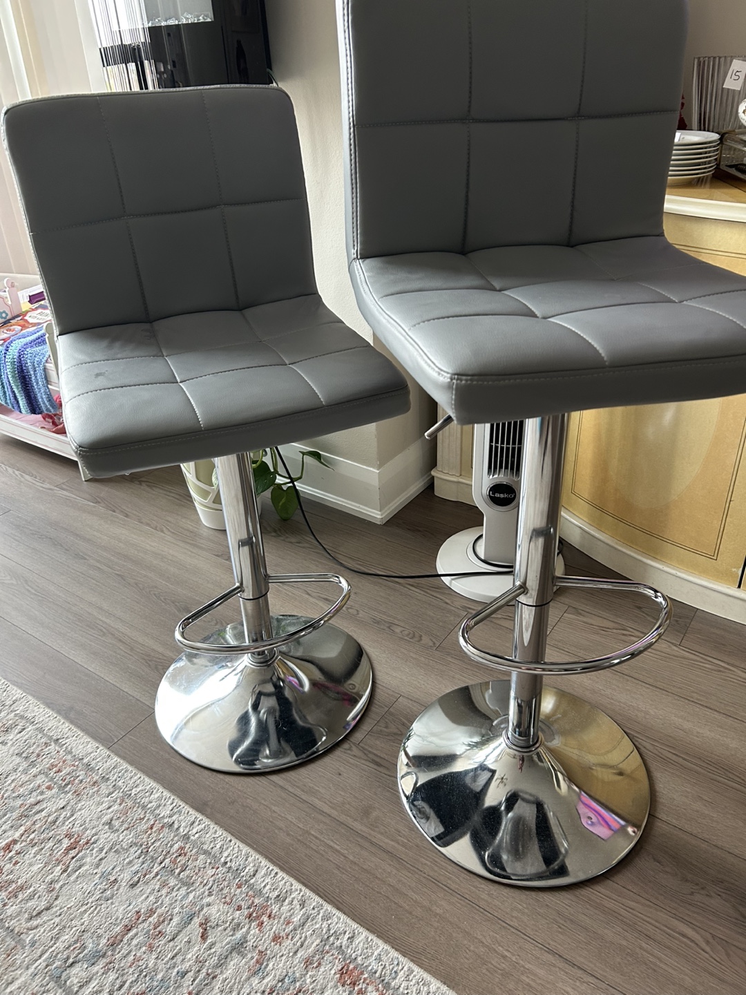 2 bar stool - photo 2