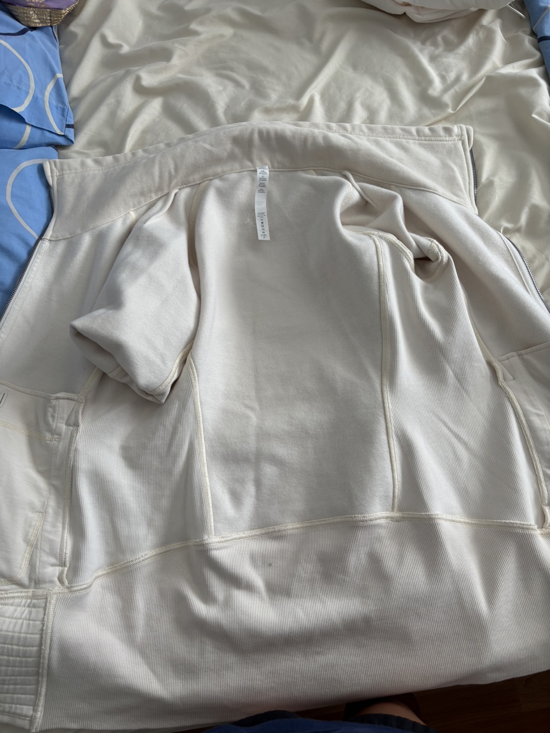 Lululemon Radiant Jacket - Size 8 - photo 5