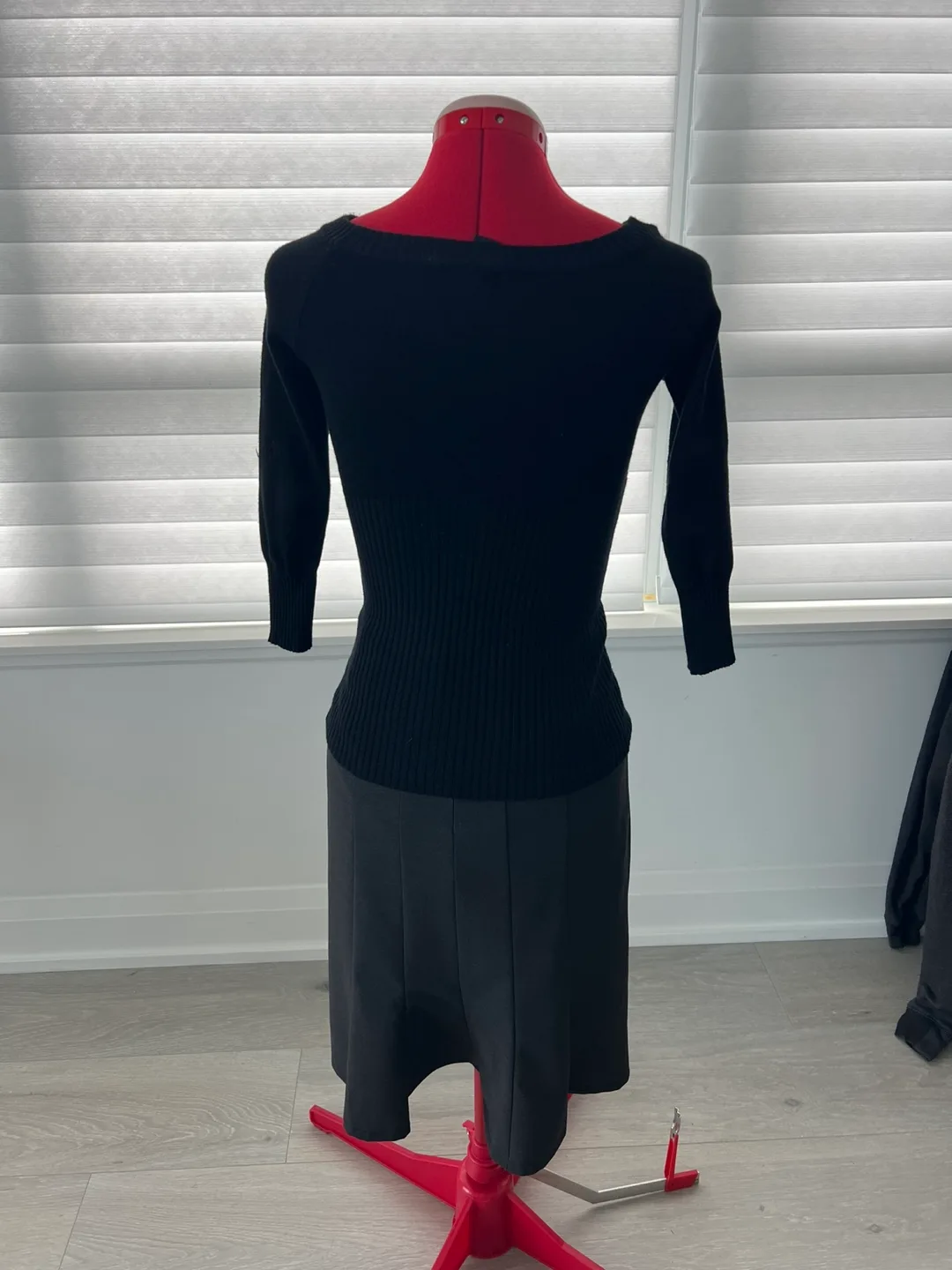 Black Skirt and Sweater Set image indicator(4)