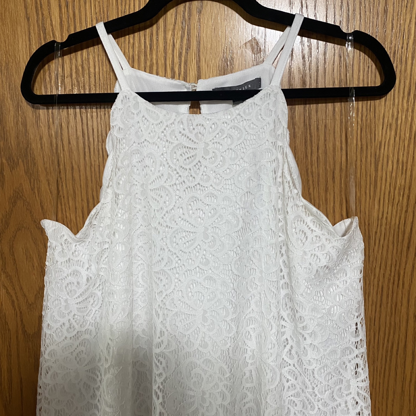 Beautiful, white scalloped special occasion dress - photo 2