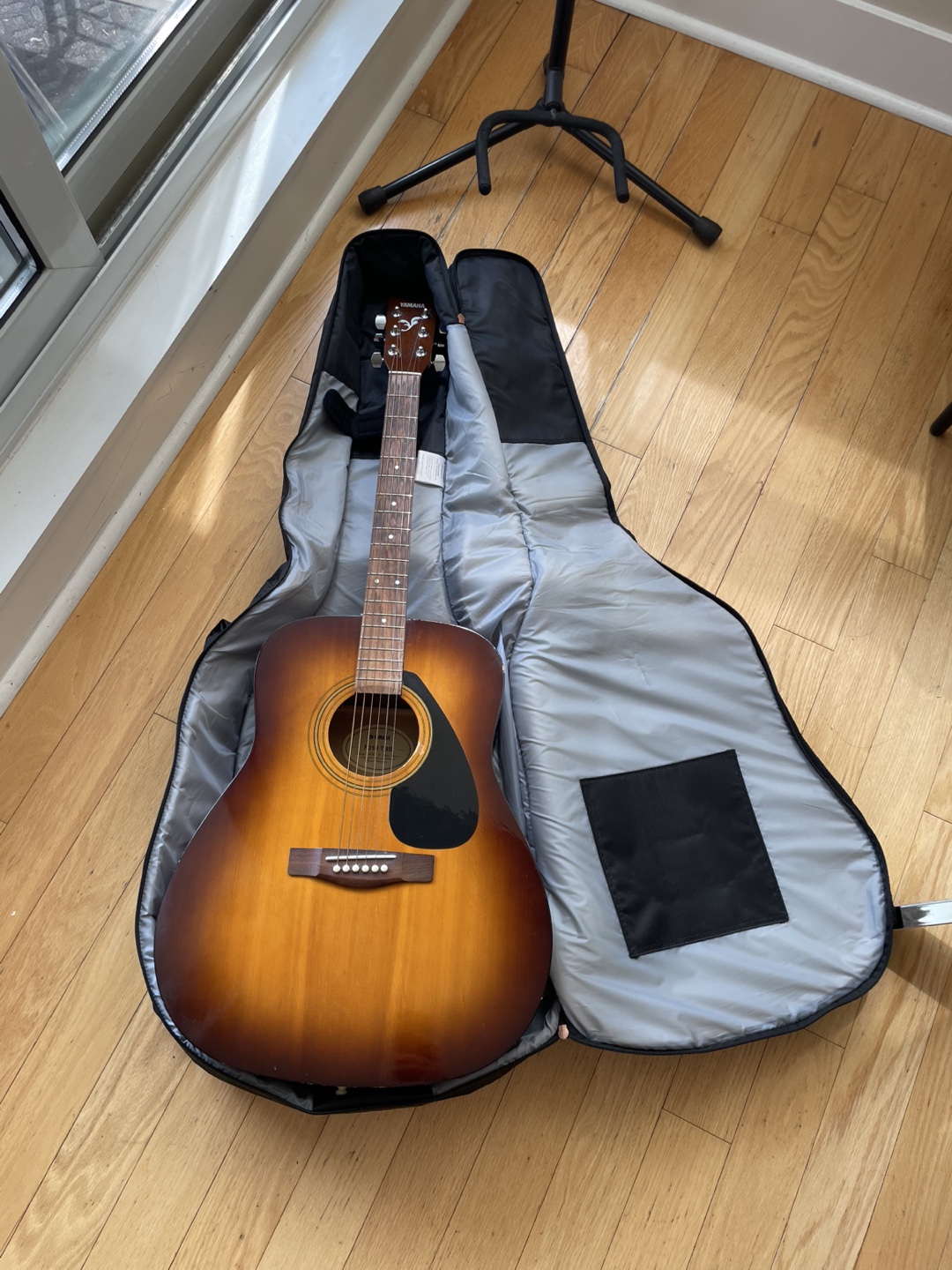 Yamaha F310 TBS Acoustic Guitar with Gig Bag