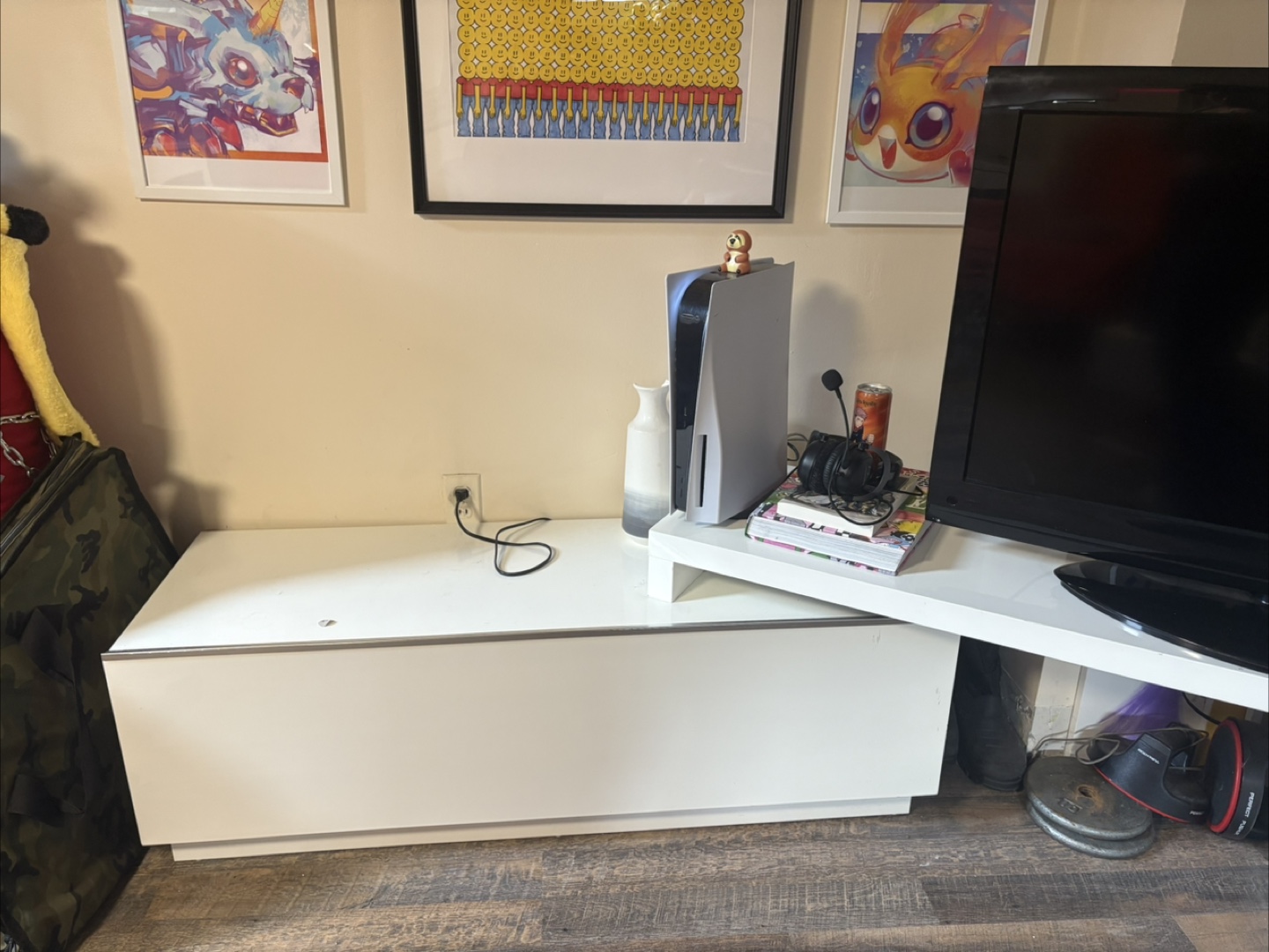 White TV Stand/Console - photo 3