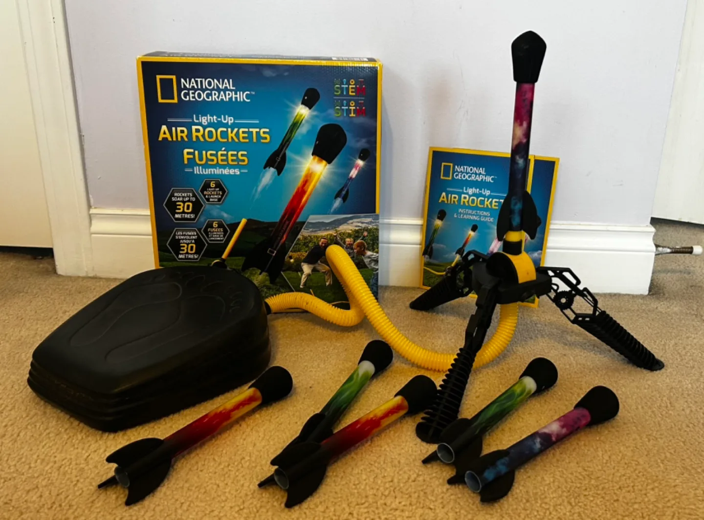 National Geographic Light-Up Air Rockets image indicator(2)