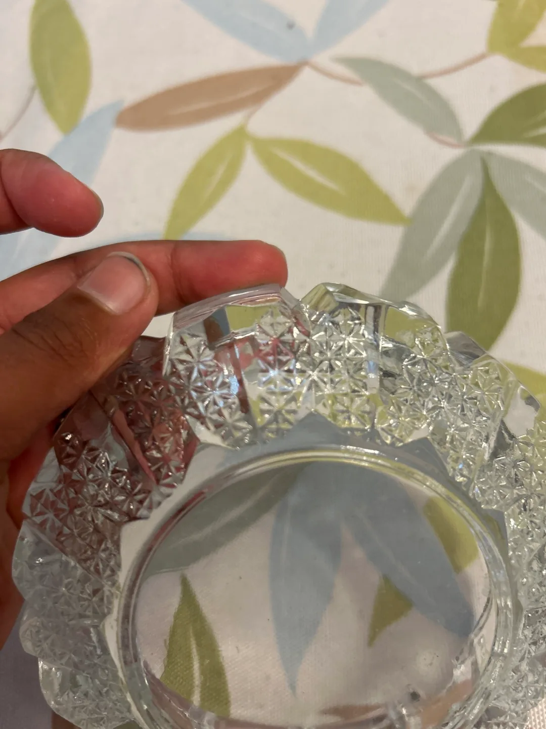 Crystal Glass Ashtray image indicator(3)