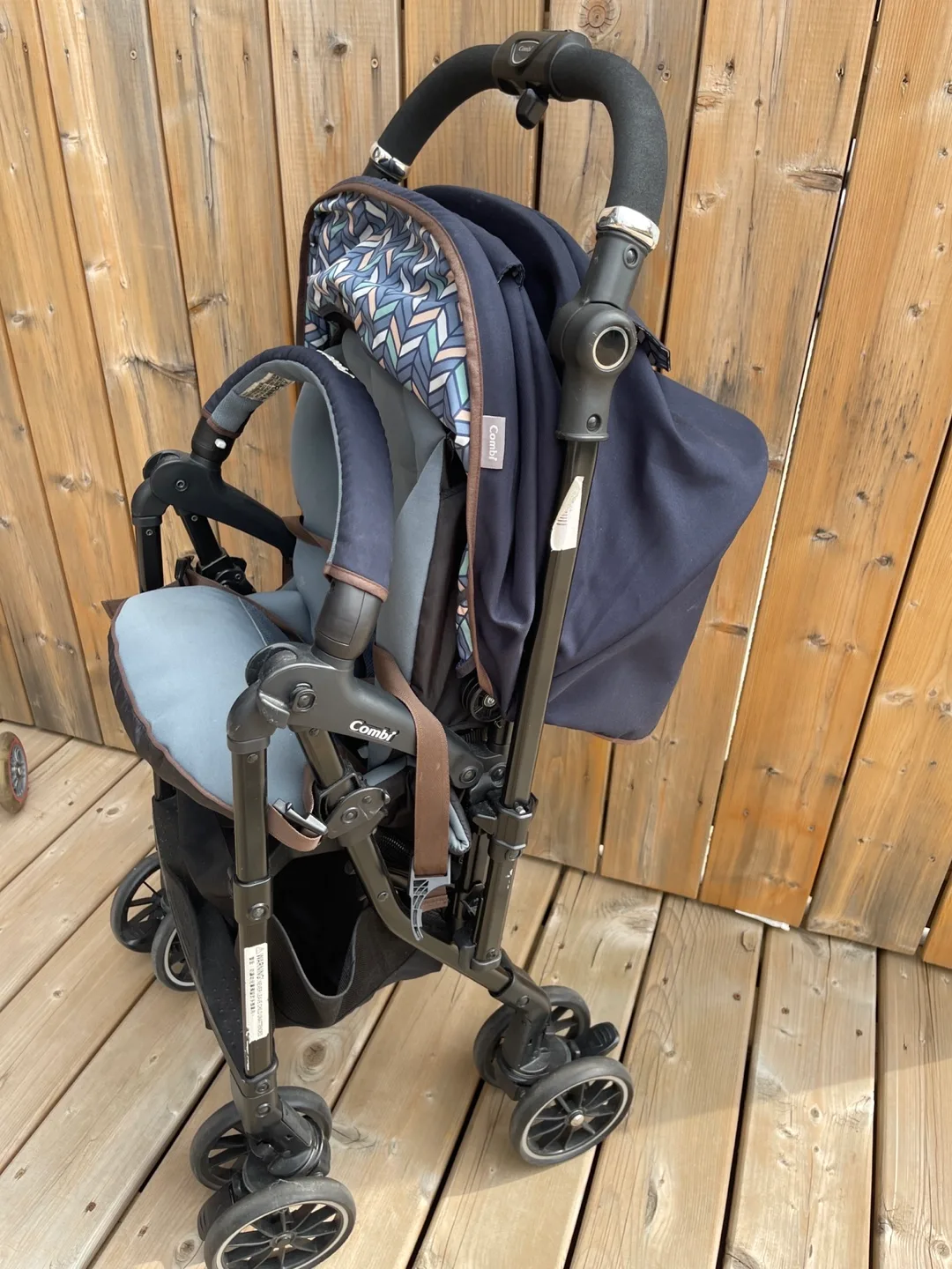 Combi Stroller - Light weight & Foldable image indicator(10)