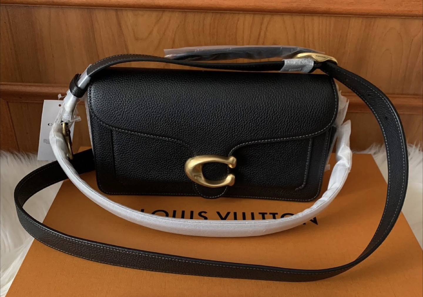 BNWT Coach Tabby 26