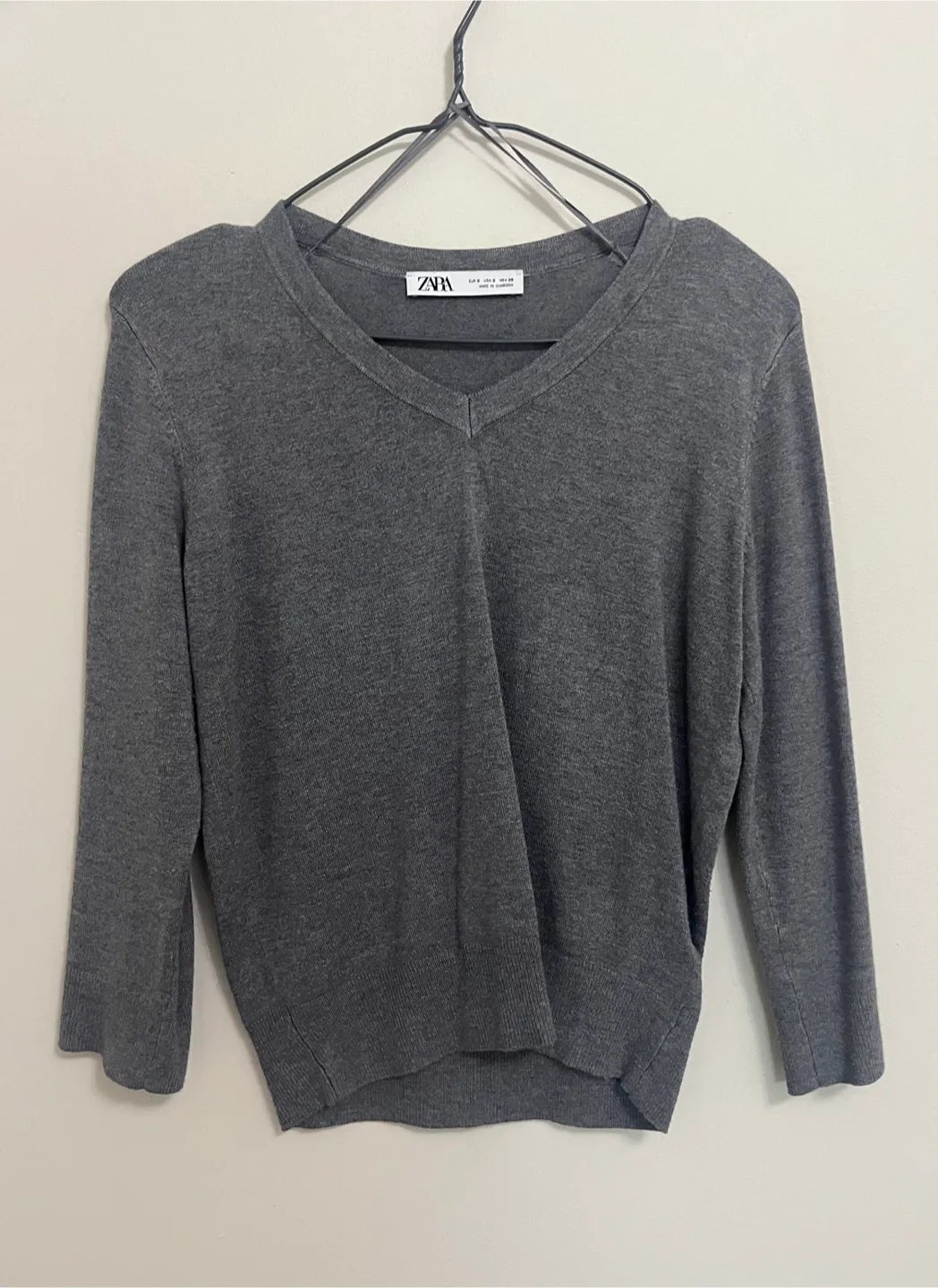 Zara Grey V-Neck Knit Sweater thumbnail