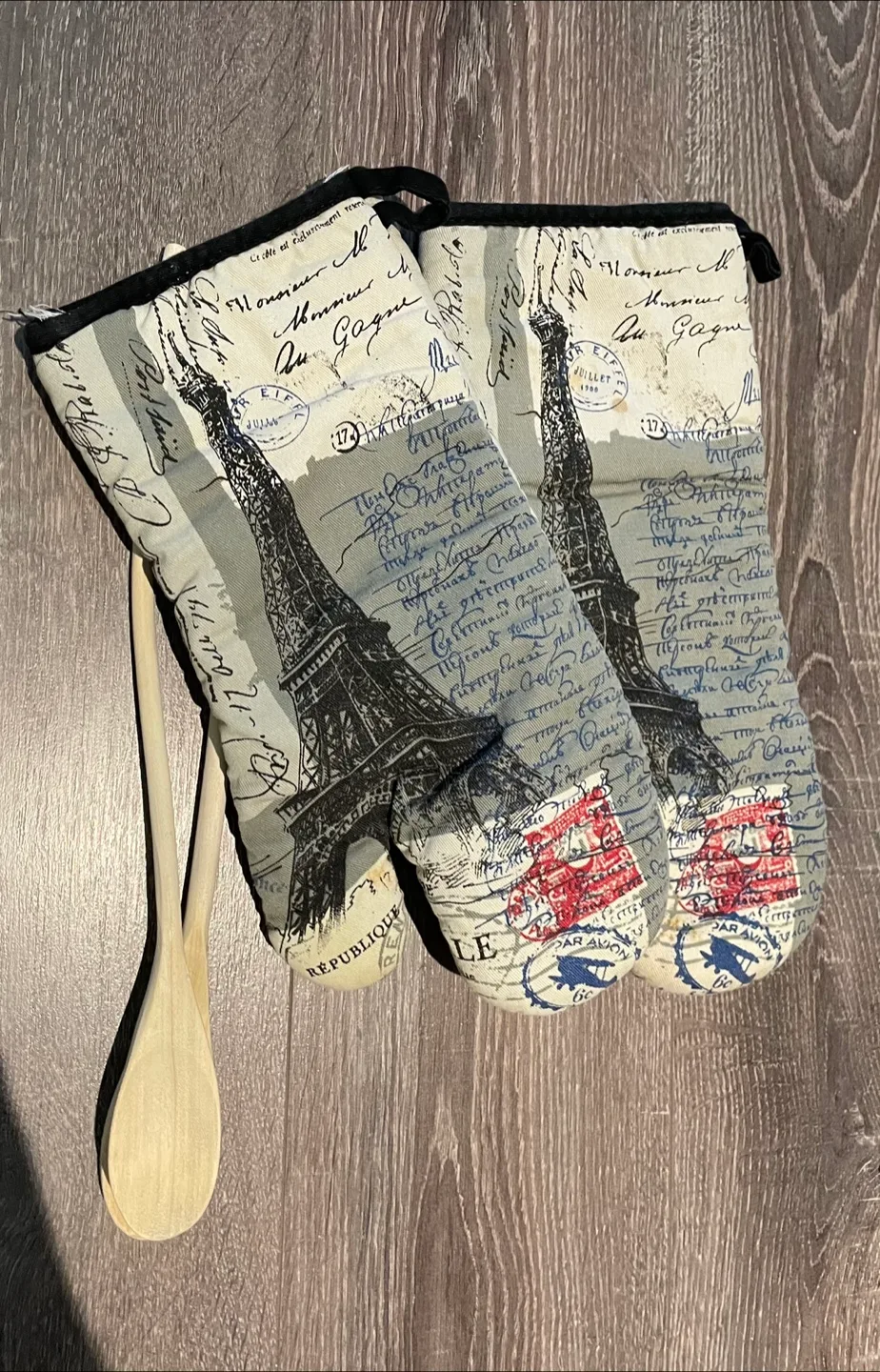 Paris Eiffel Tower Oven Mitts thumbnail