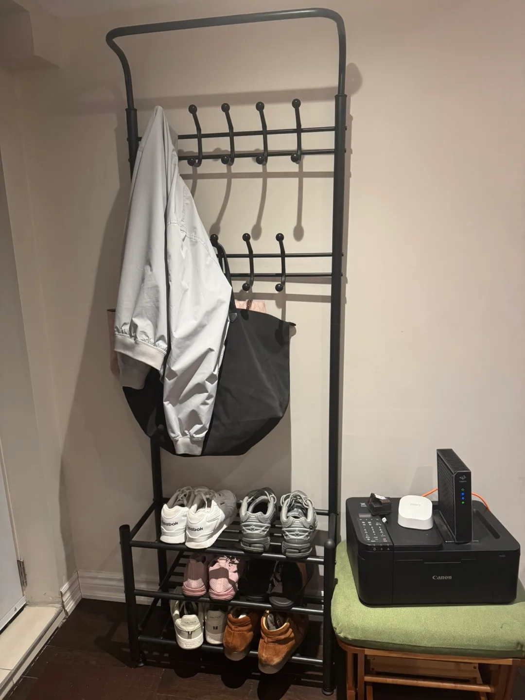 Coat Rack with Shoe Storage image indicator(3)