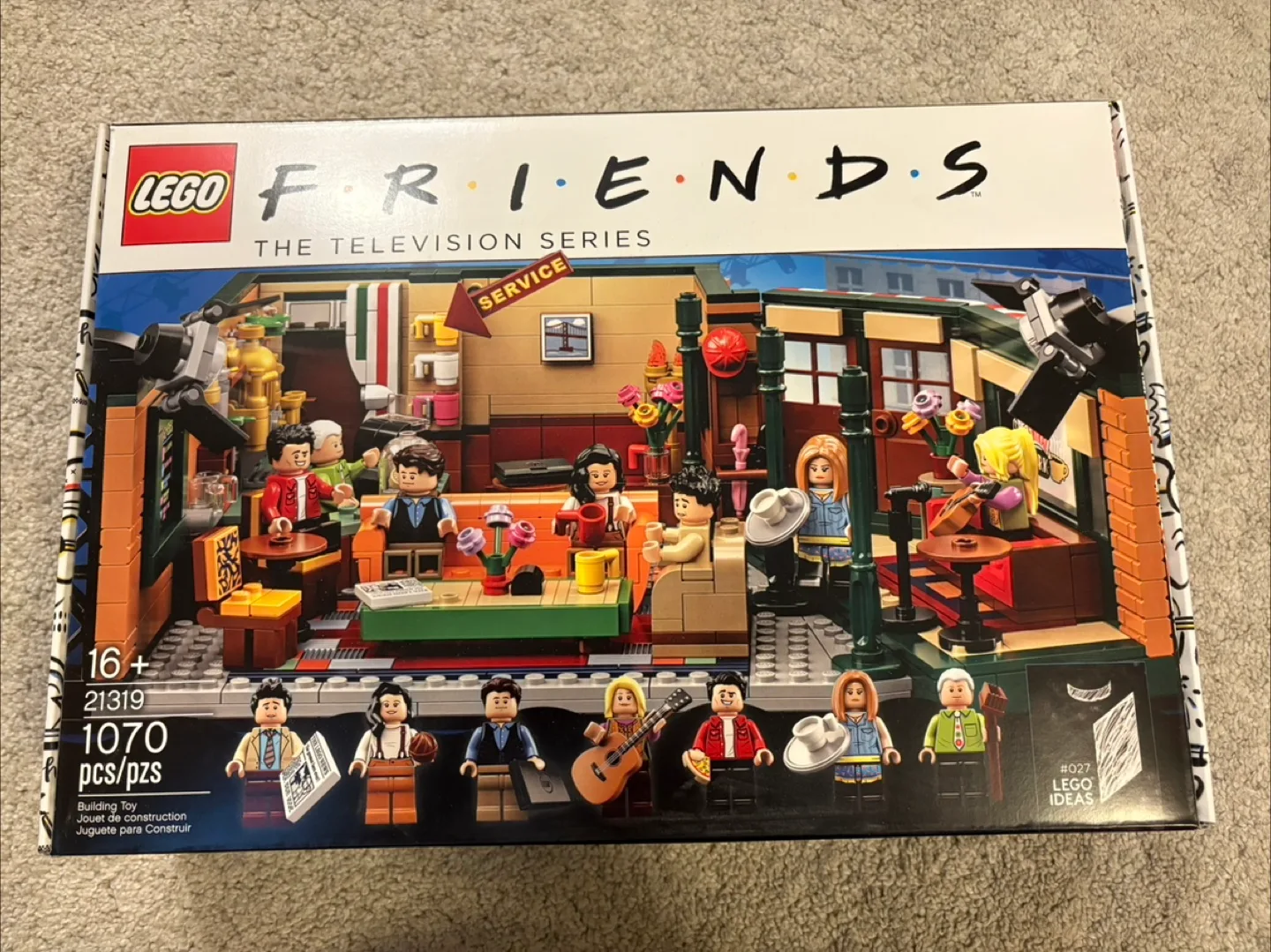 LEGO Friends Central Perk Set thumbnail