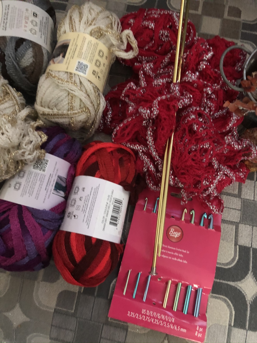 Yarn Lot with Crochet Hooks - photo 4