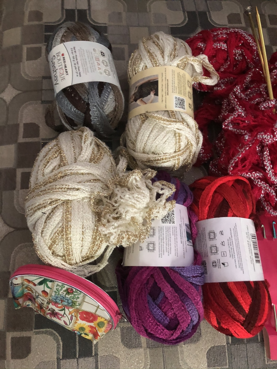 Yarn Lot with Crochet Hooks - photo 2