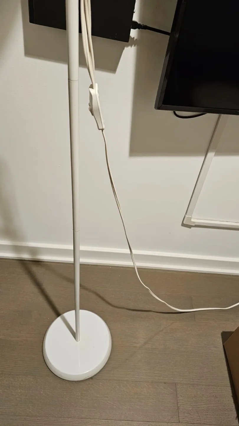 IKEA NOT Floor Uplight/Reading Lamp image indicator(5)