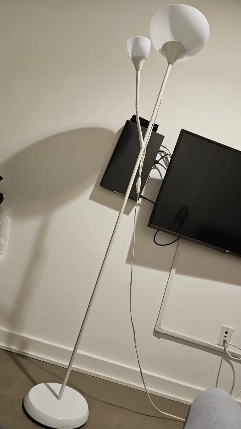 IKEA NOT Floor Uplight/Reading Lamp image indicator(6)