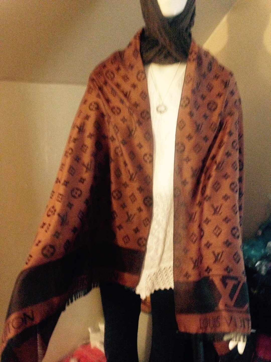 Louis Vuitton Shawl - photo 4
