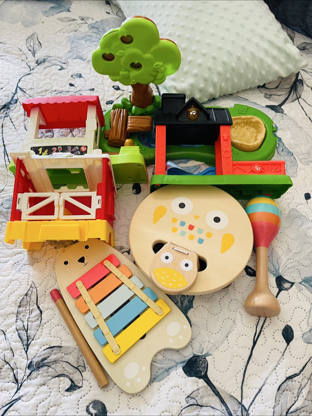 Toys and books - photo 2