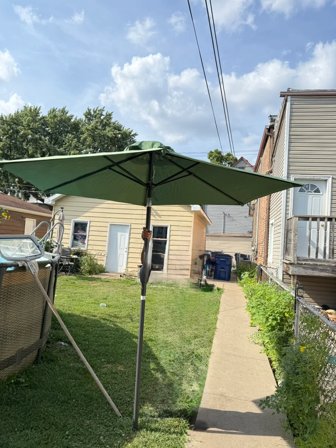 7.5gt  Heavy-Duty Round Outdoor patio umbrella thumbnail