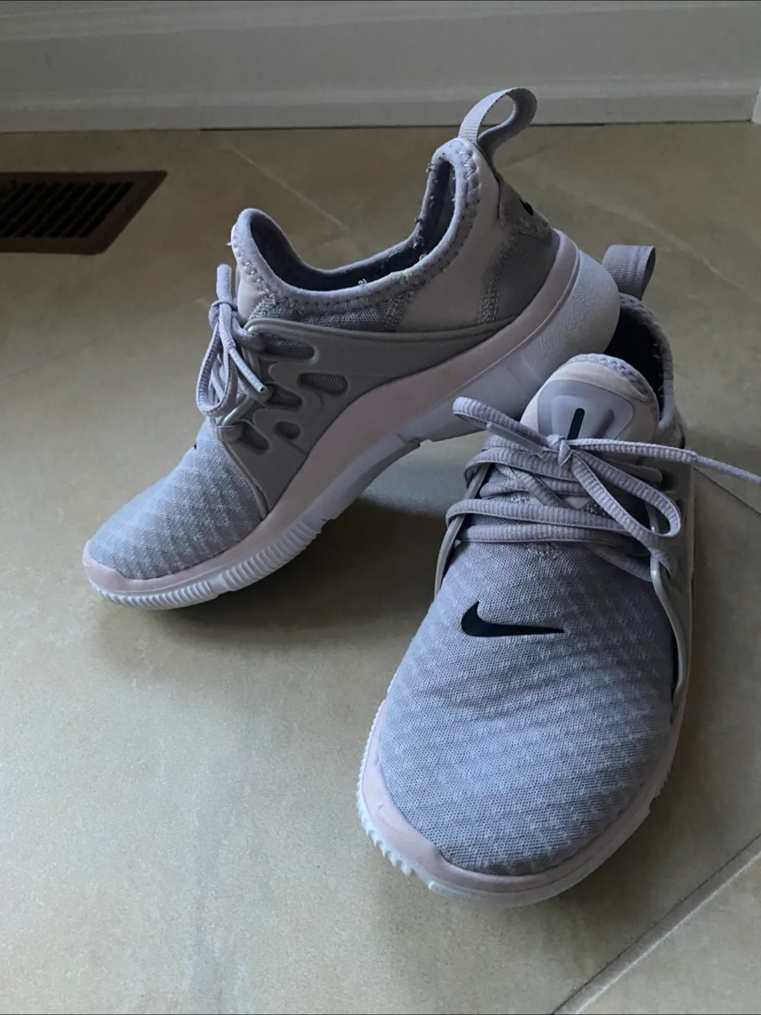 Nike Presto Fly Gray Sneakers image indicator(2)