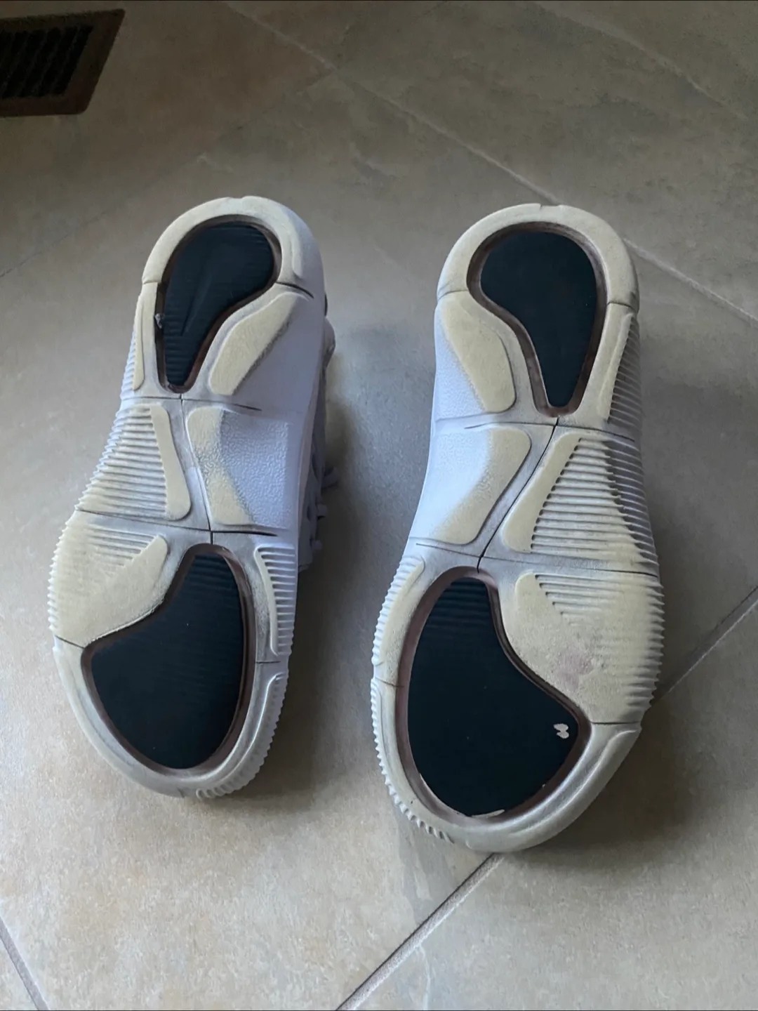 Nike Presto Fly Gray Sneakers image indicator(4)