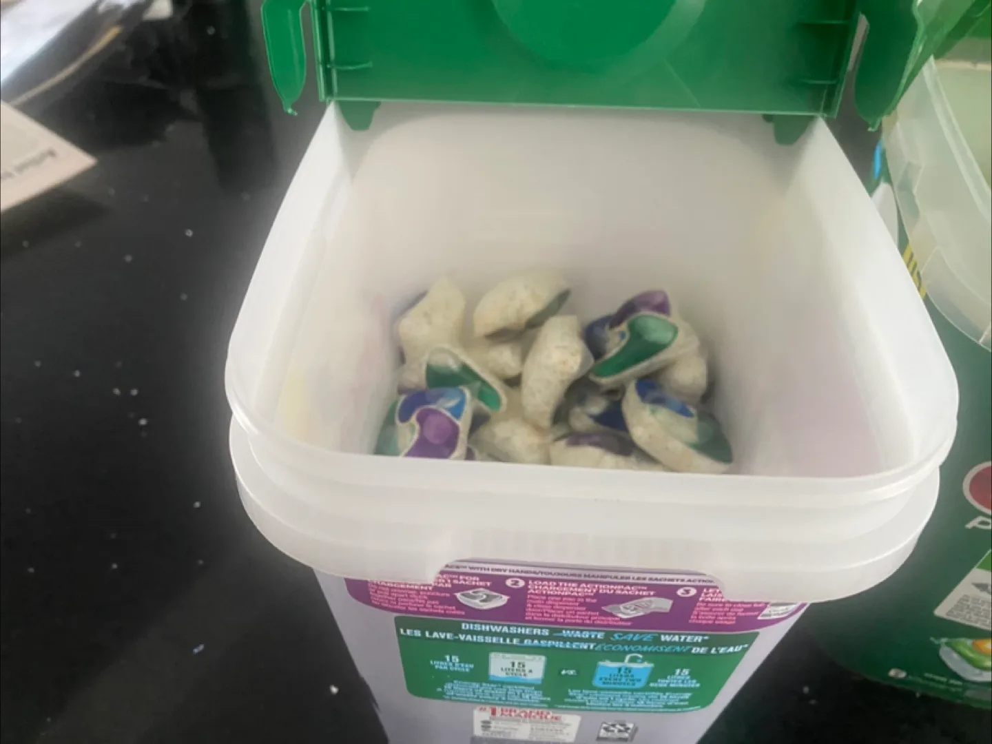 Cascade Platinum Plus Dishwasher Pods image indicator(2)