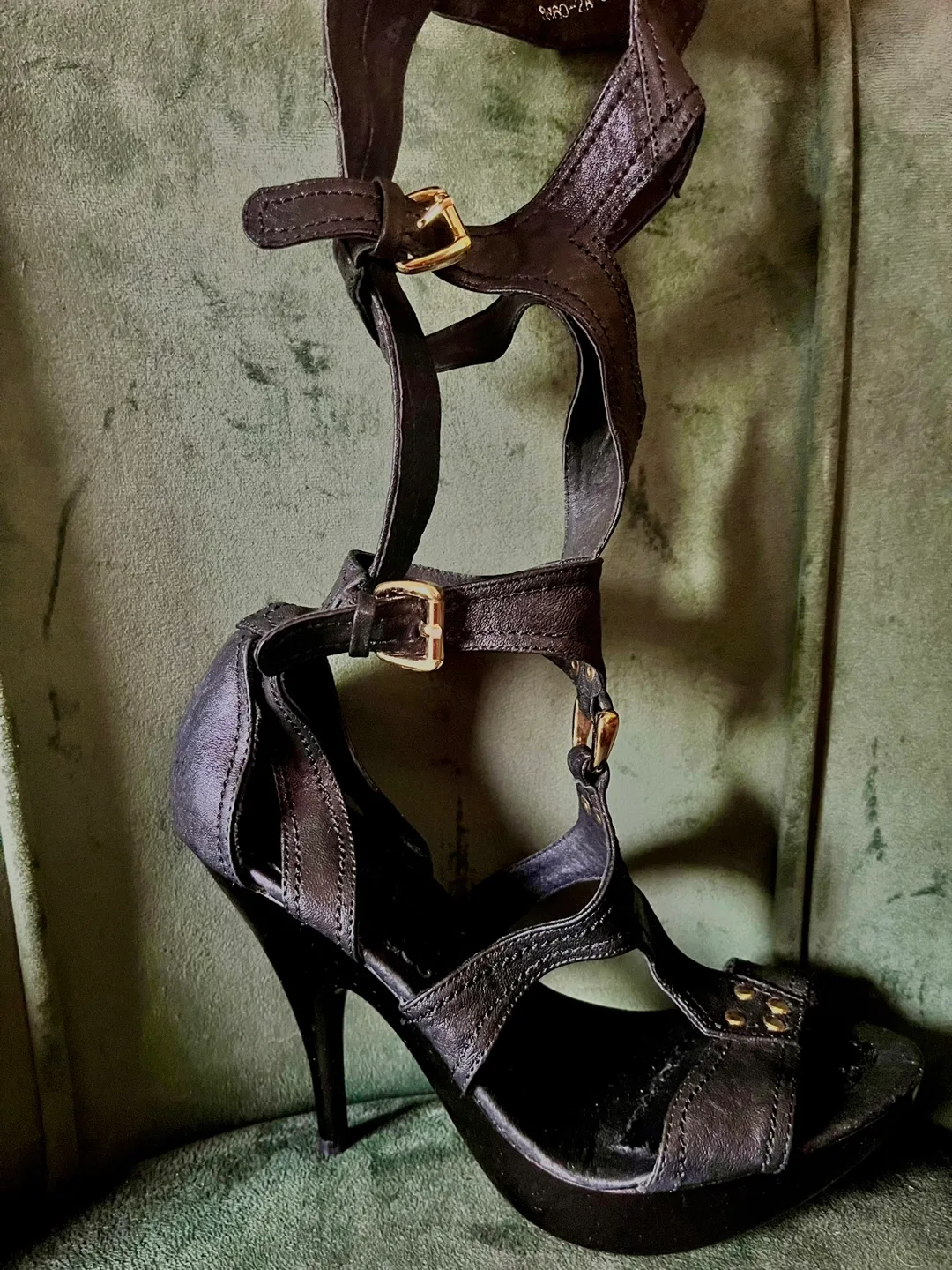 Gladiator HighHeels (7) & New Pantyhose 110-130 lbs) thumbnail