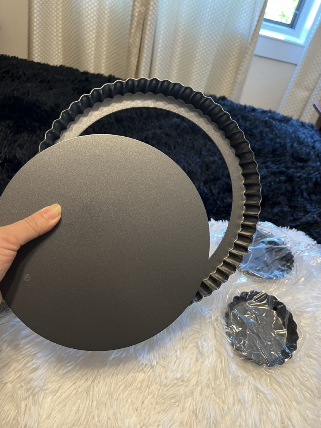 White Ceramic Gravy Boats - Set of 2 - photo 4