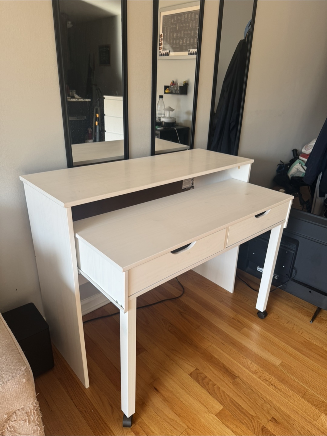 White Pull Out Computer Desk - photo 4