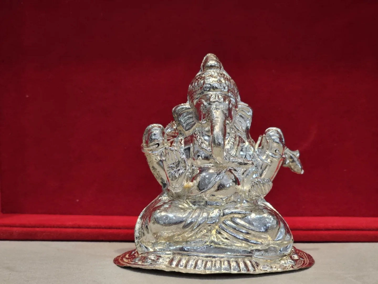 Silver Hindu God Statues thumbnail
