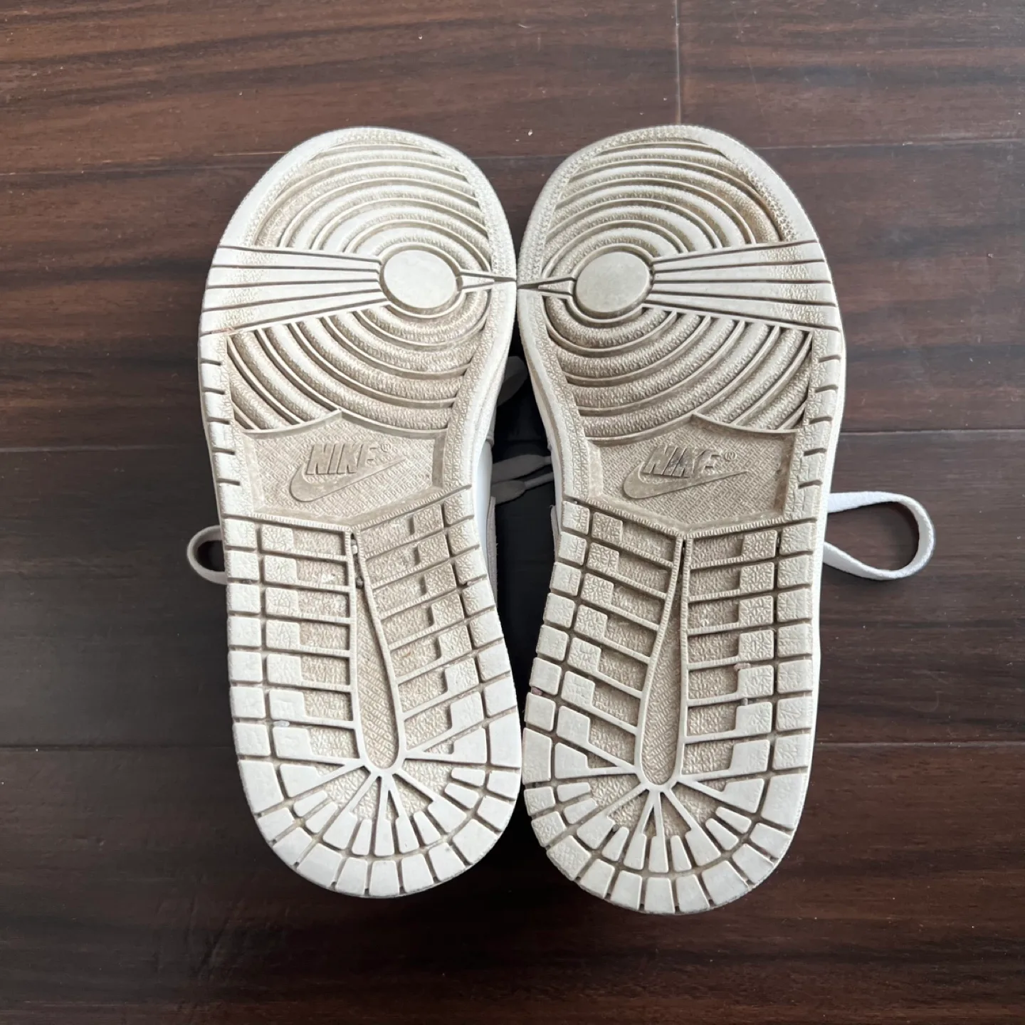 Nike Air Jordan 1 Retro Low '85 OG 'Neutral Grey' image indicator(4)