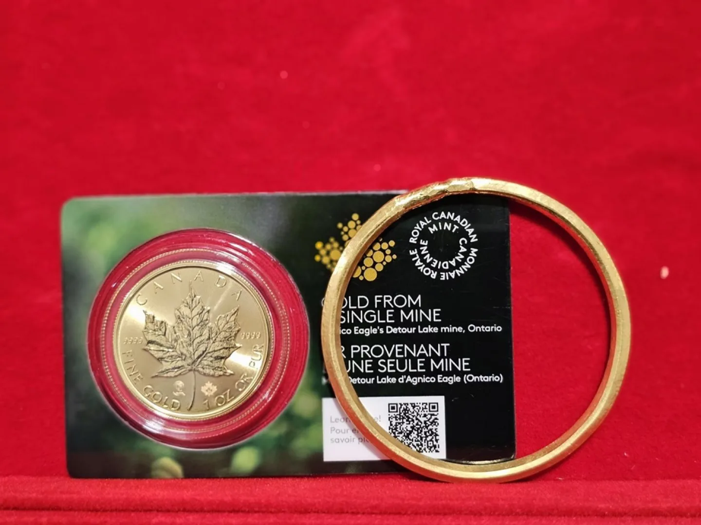 Canadian Mint 1 oz Gold Maple Leaf Coin & Gold Ring thumbnail