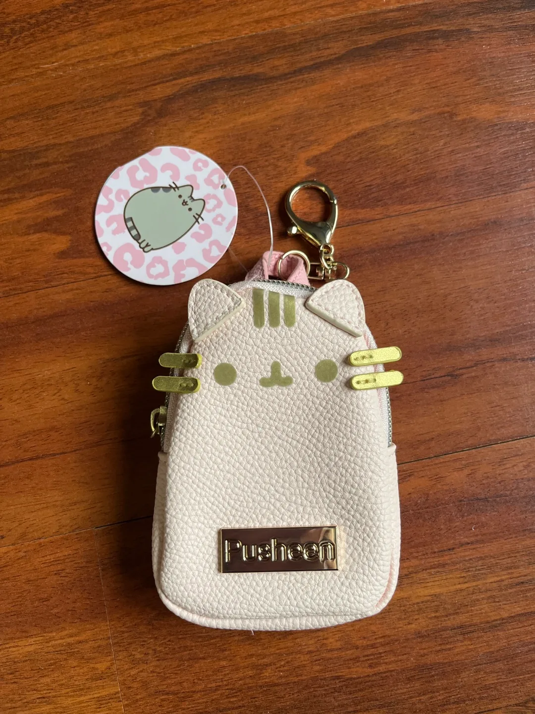 Pusheen Backpack Keychain - Cute & Stylish! thumbnail
