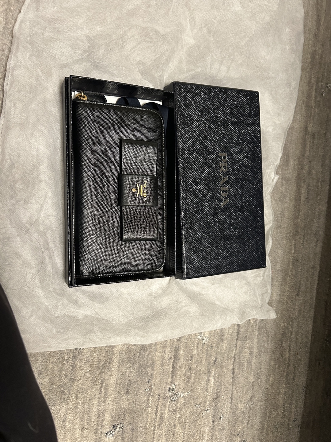 Prada Black Leather Wallet - with box and authenticity card - photo 3