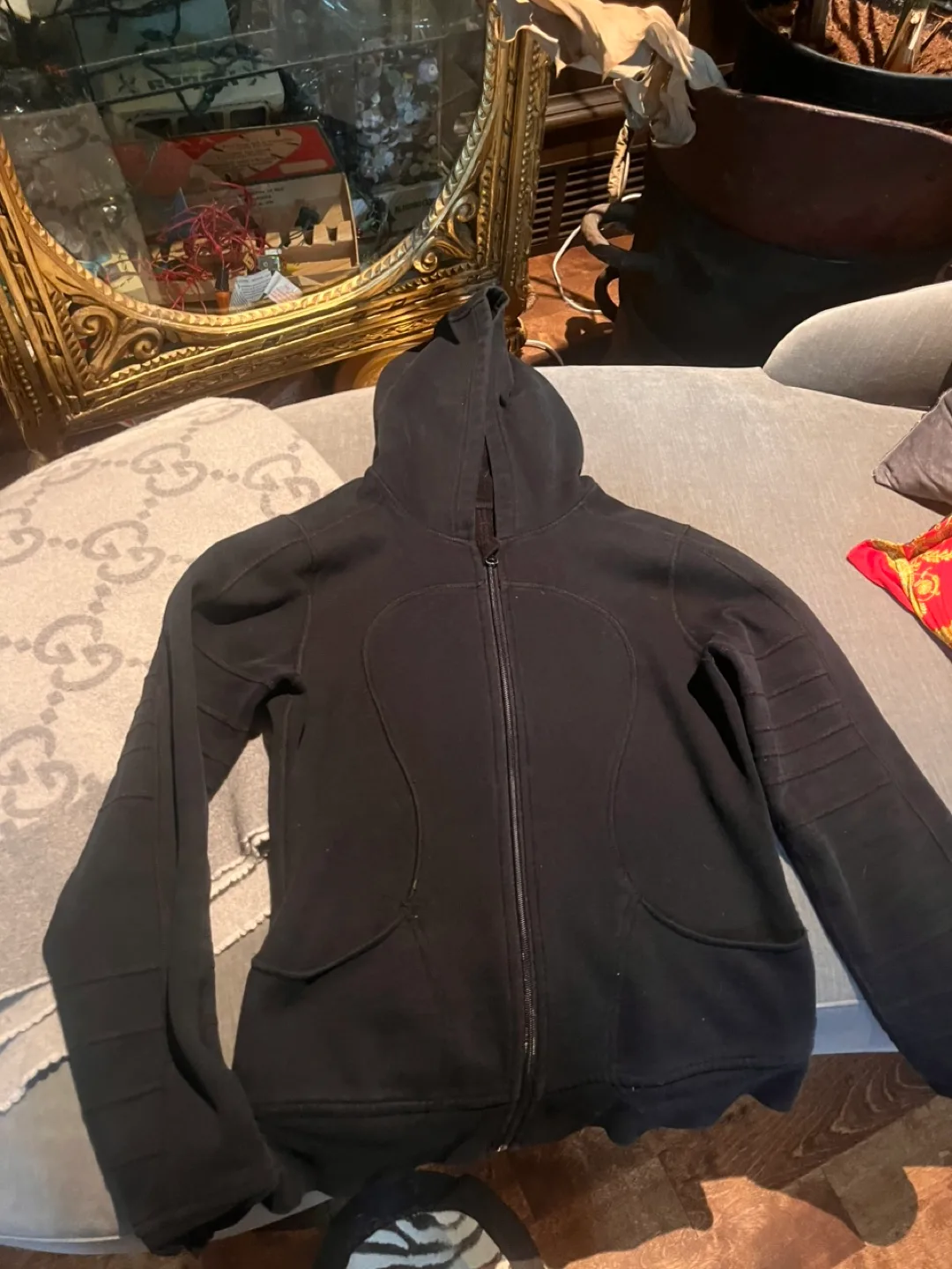 Lululemon Black Hoodie thumbnail
