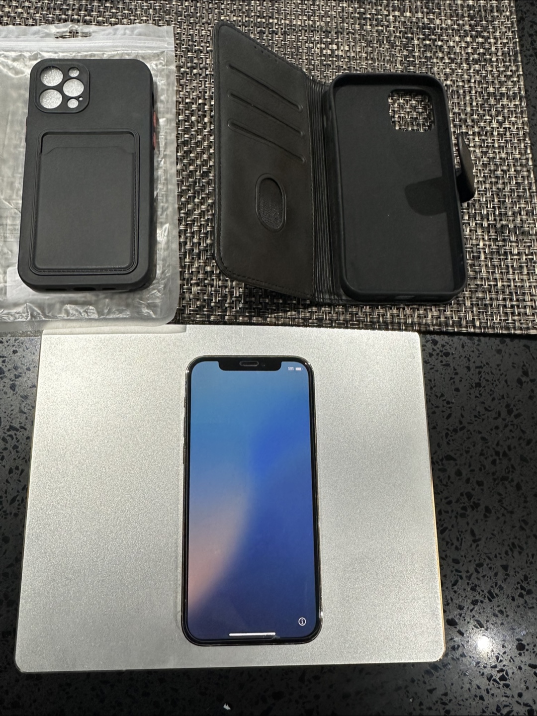 iPhone 12 Pro with accessories - photo 2