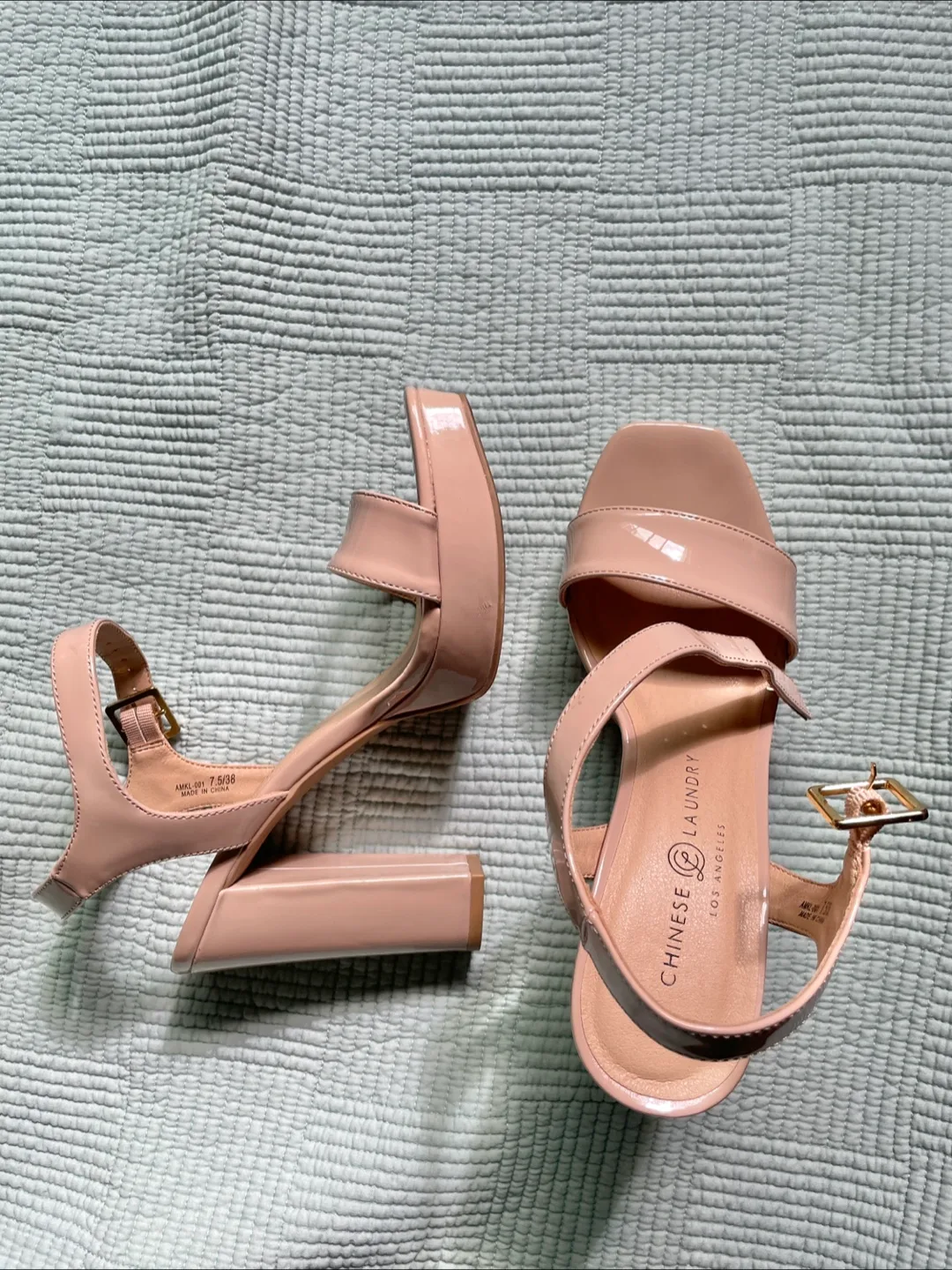 Chinese Laundry Platform Heels Size 7.5 thumbnail