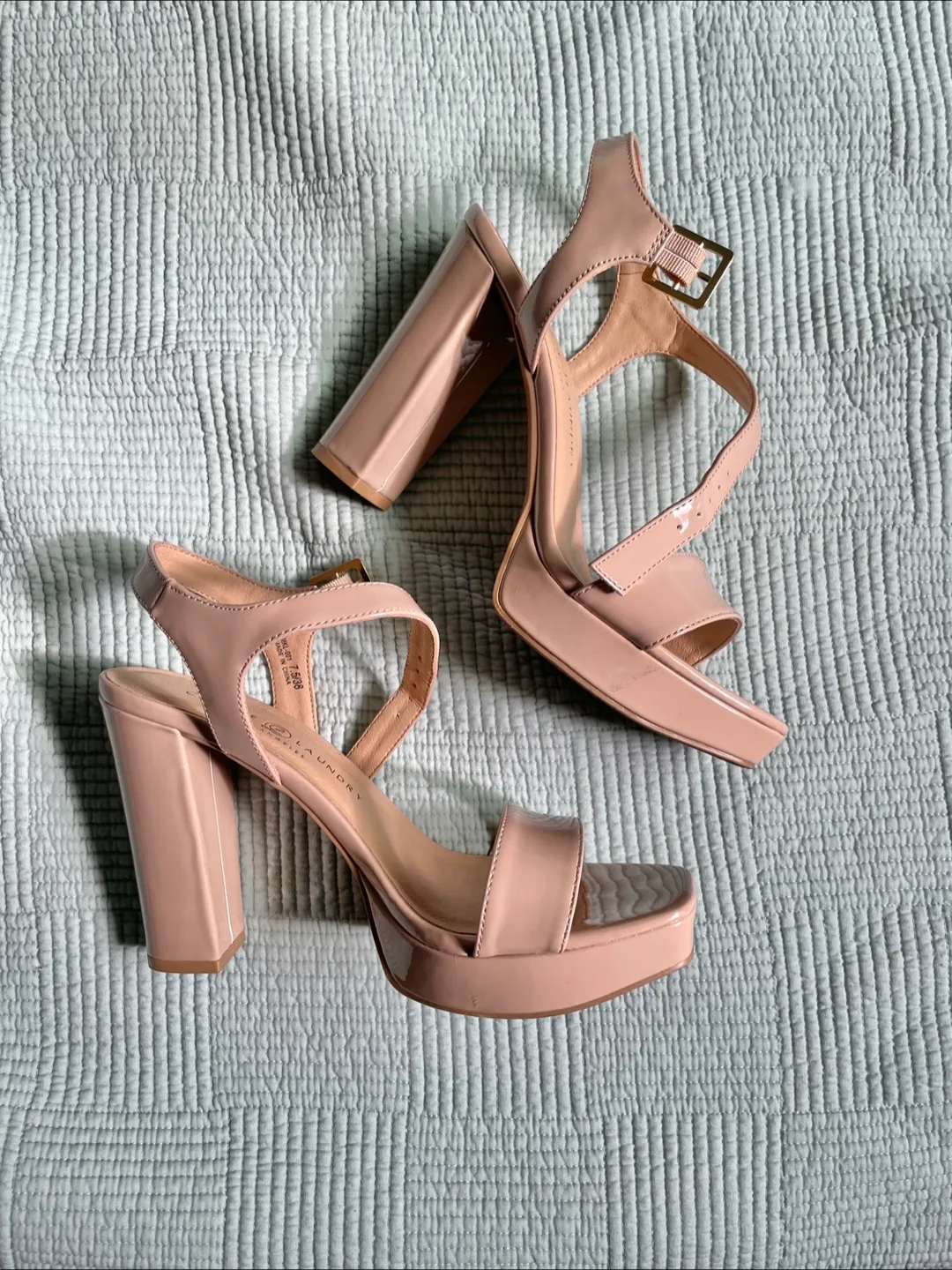 Chinese Laundry Platform Heels Size 7.5 image indicator(2)